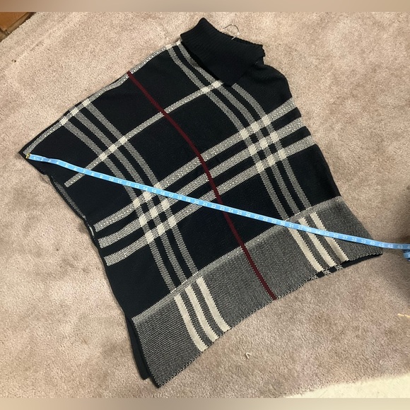 Stylish, Black Plaid Sweater Poncho/Cape/Shawl - Picture 5 of 6